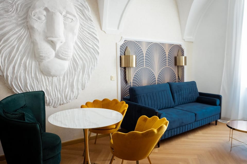 Living room, Seating area