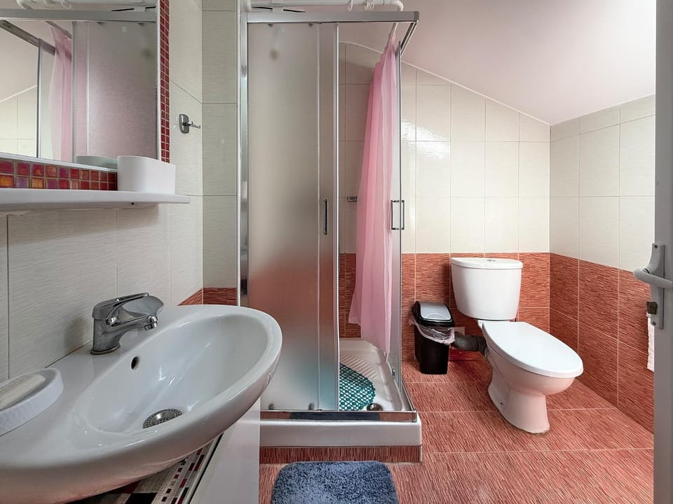 Shower, Toilet, Bathroom