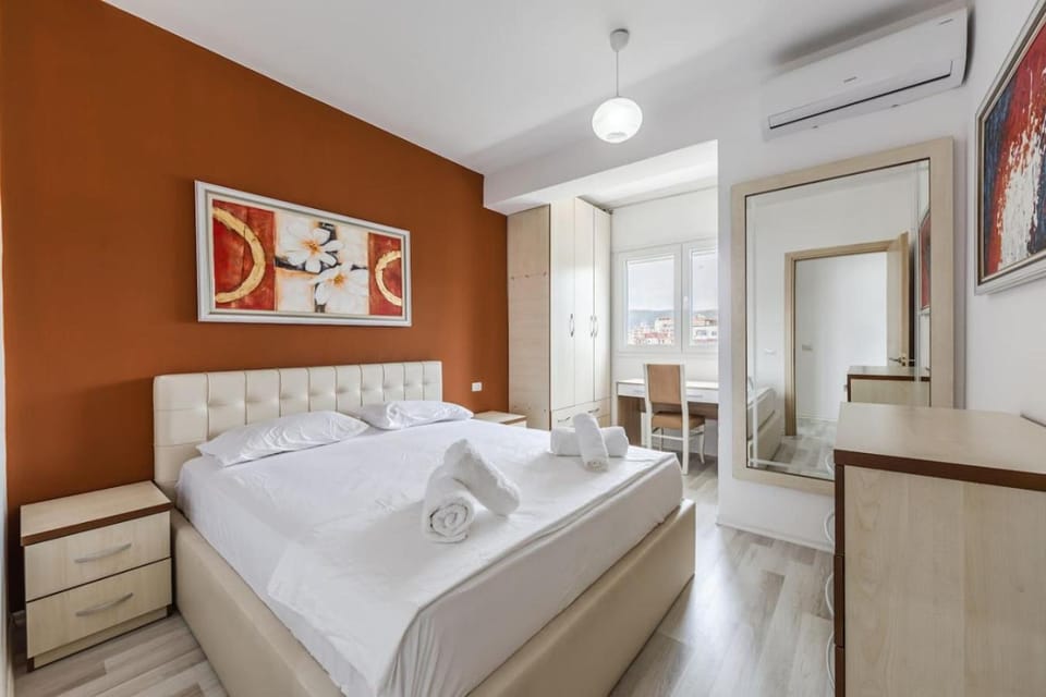 Beachside Modern Apartment by PikHost Apartment in Vlorë