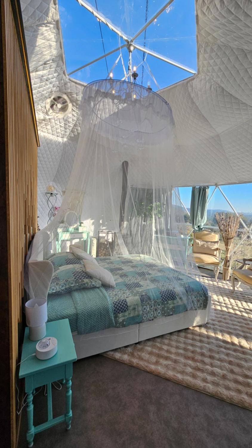 Logements insolites du Domaine de la Tuilière Bed and Breakfast in French Riviera