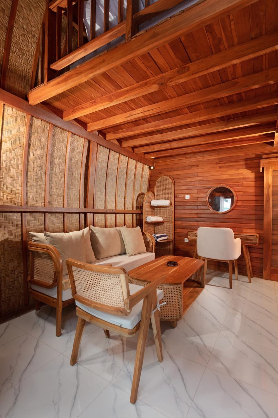 Bed, Living room, Photo of the whole room, Seating area, Bedroom
