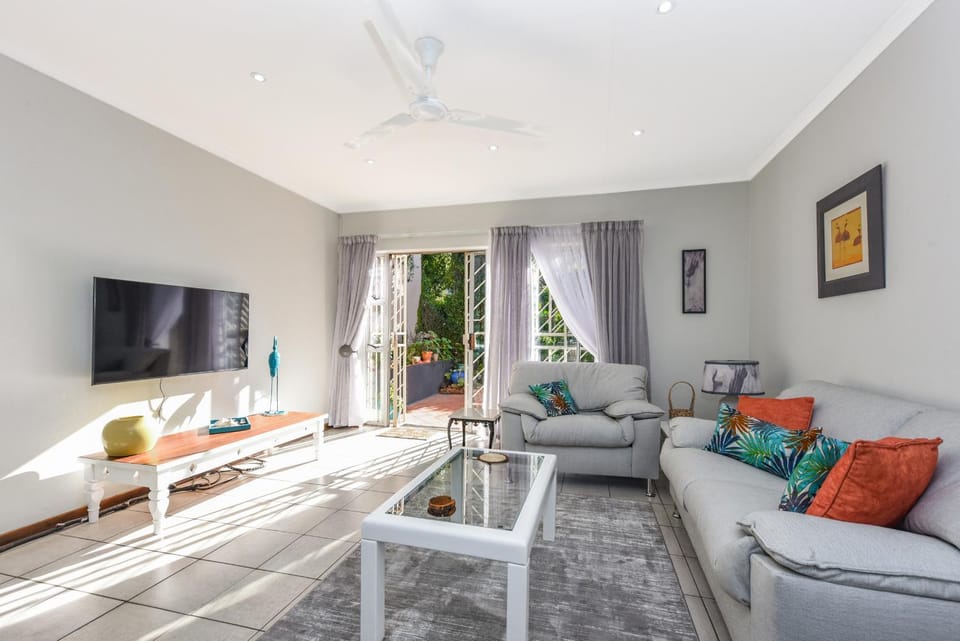 Spacious 1-Bedroom Cottage in Bryanston House in Sandton