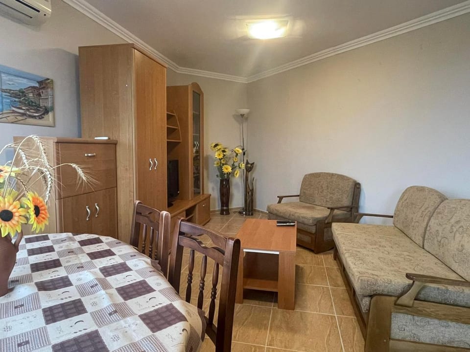 Quiet 1-Bed Flat in Antonia Complex by Flat Mаnager Apartment in Burgas Province