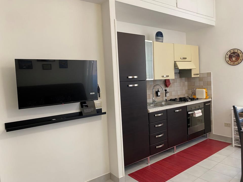 TV and multimedia, stove