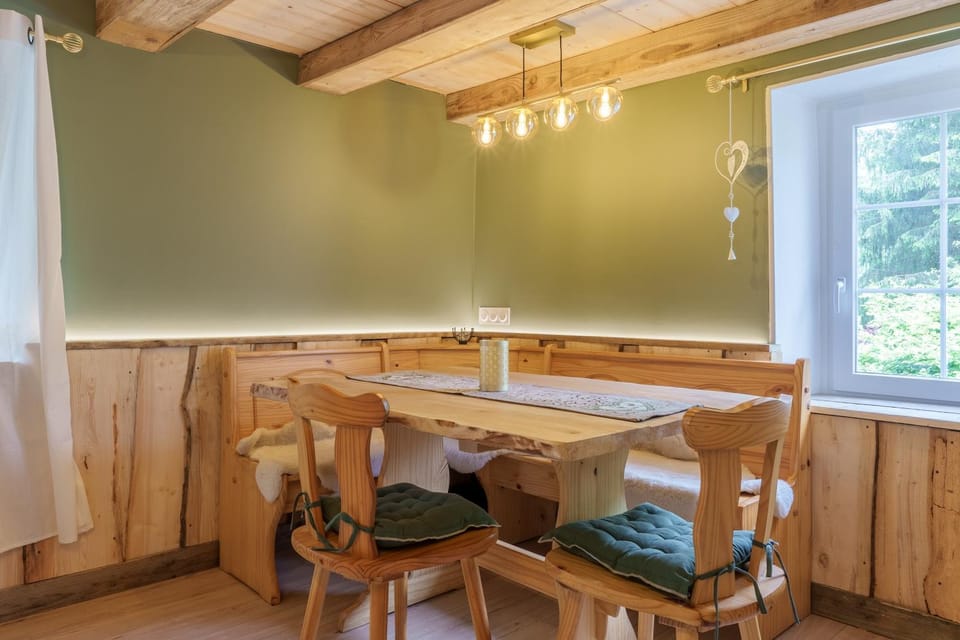 Living room, Dining area