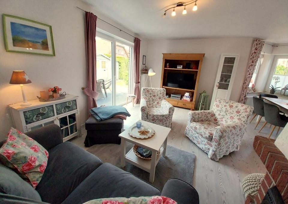 TV and multimedia, Living room, Seating area