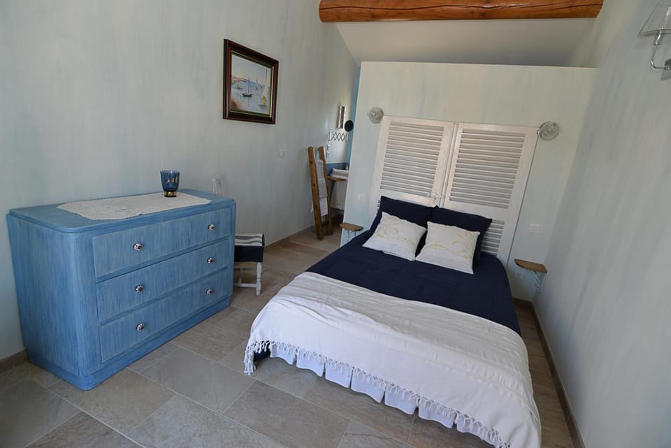 Swimming pool, Breakfast