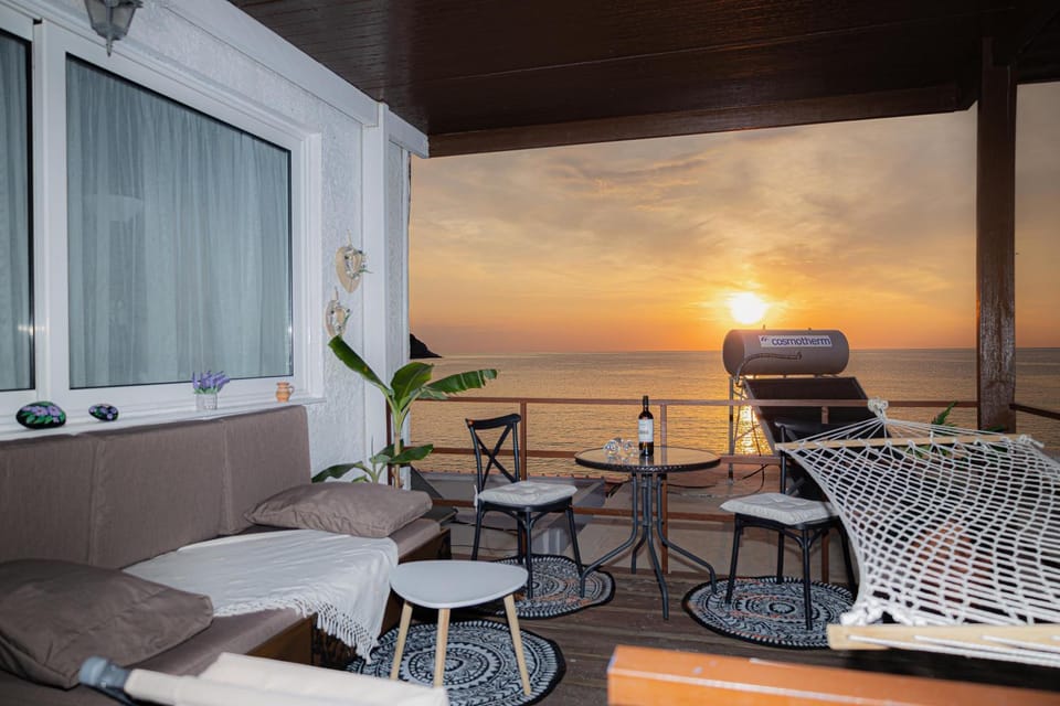 Seating area, Sea view, Sunset