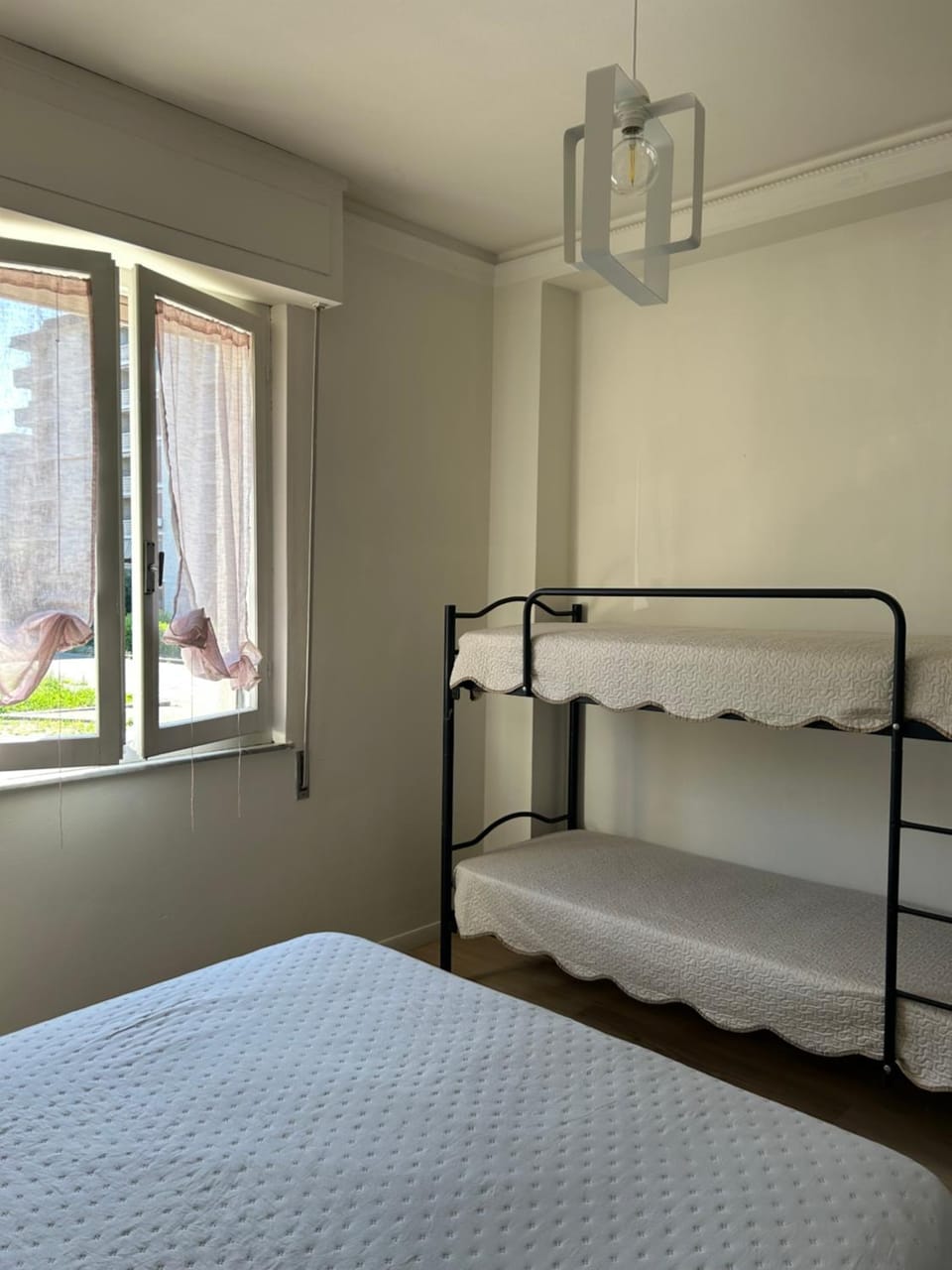 Bedroom, bunk bed