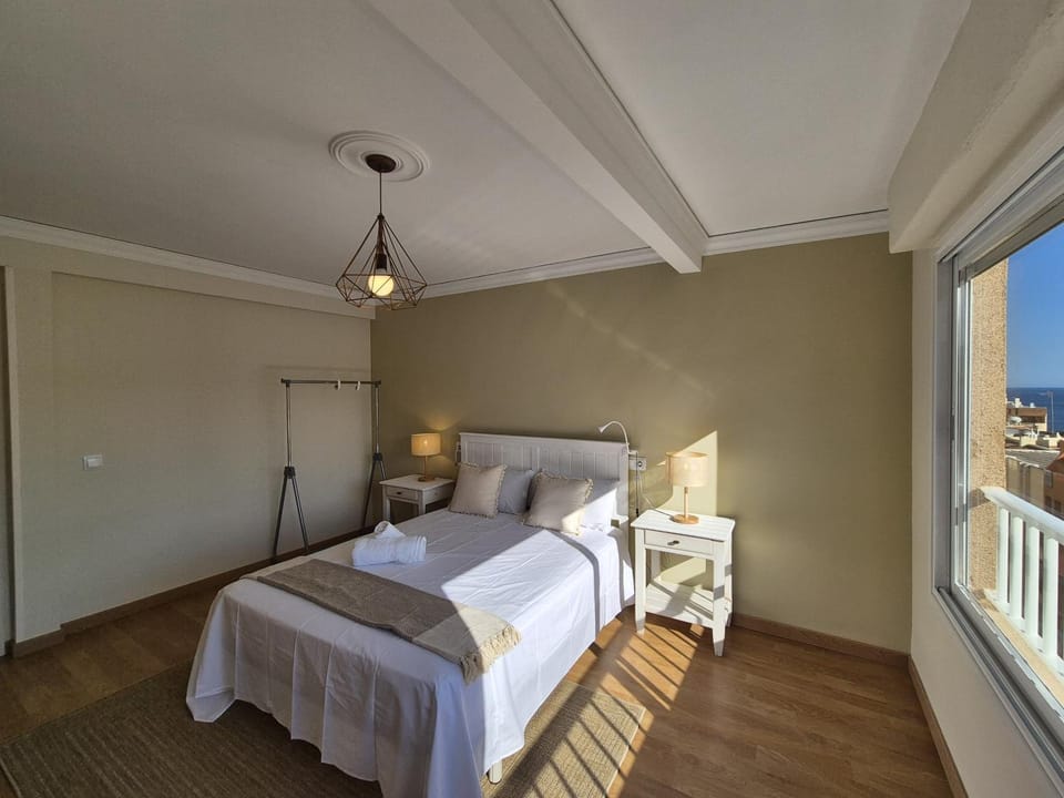 Bed, Photo of the whole room, Bedroom, Sea view