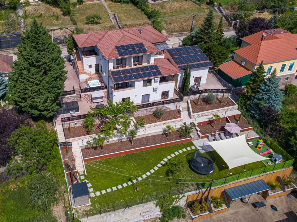 Property building, Garden