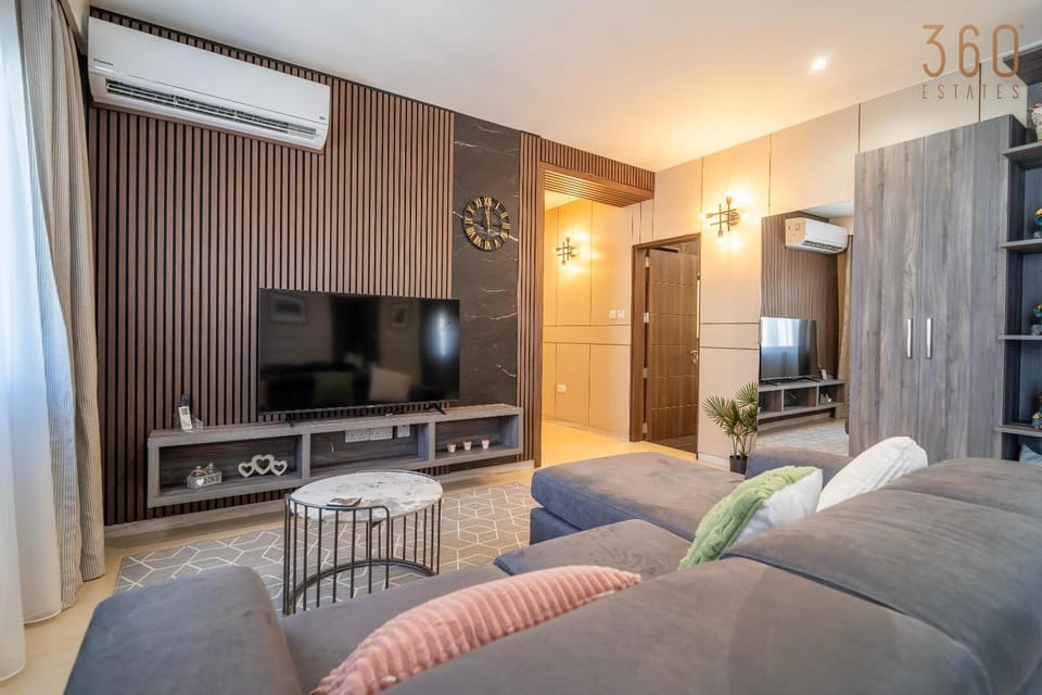 Communal lounge/ TV room, TV and multimedia, Living room, Seating area, Evening entertainment, air conditioner