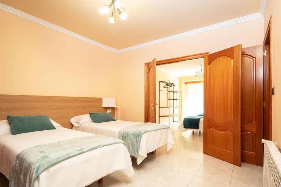 AG Piso Río Miño Carballo, a 700m del centro Apartment in Bergantiños