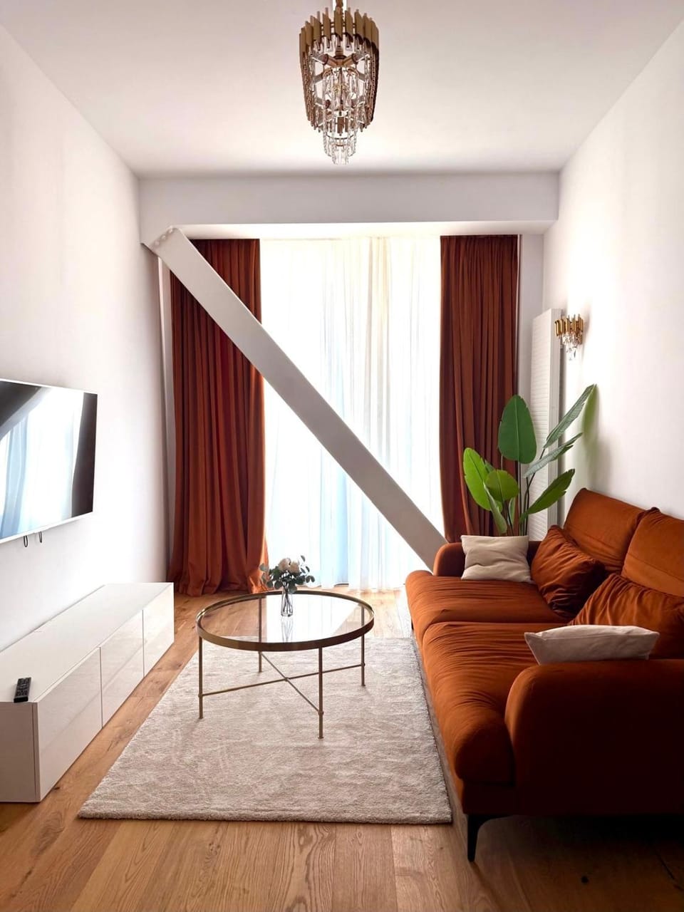 Communal lounge/ TV room, TV and multimedia, Living room, Seating area, Evening entertainment