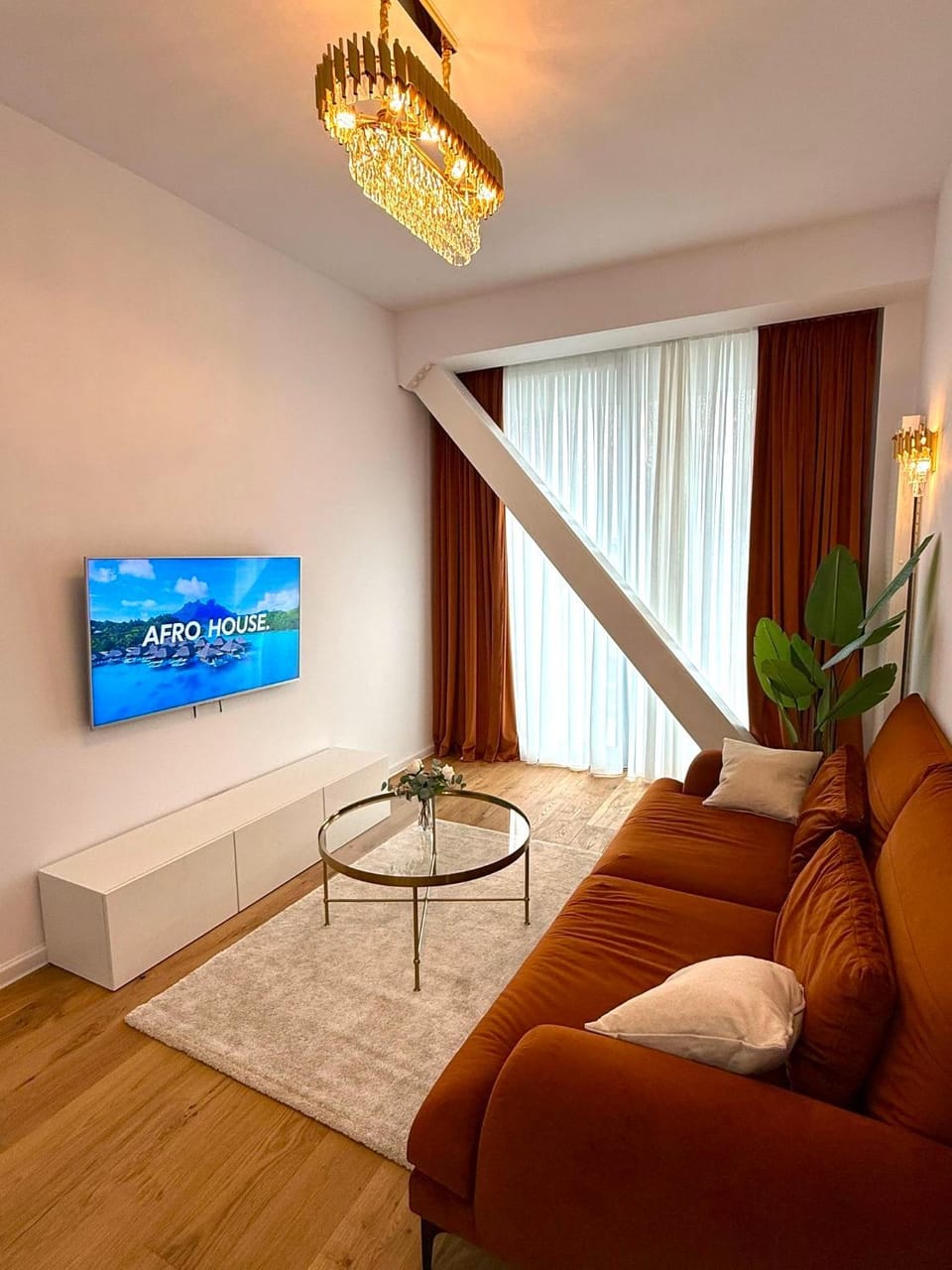 Communal lounge/ TV room, TV and multimedia, Living room, Seating area, Evening entertainment