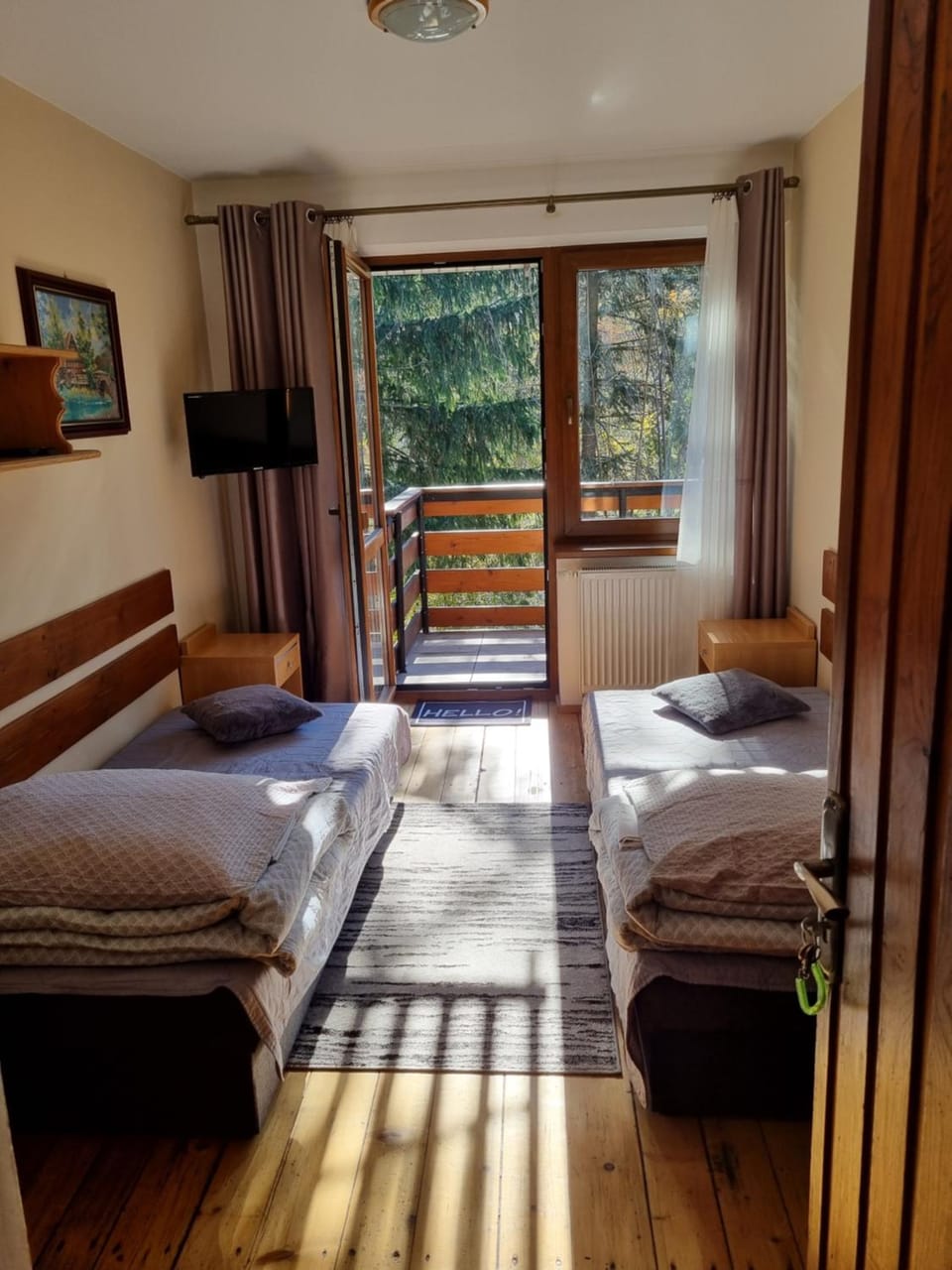 Bed, Photo of the whole room, Bedroom