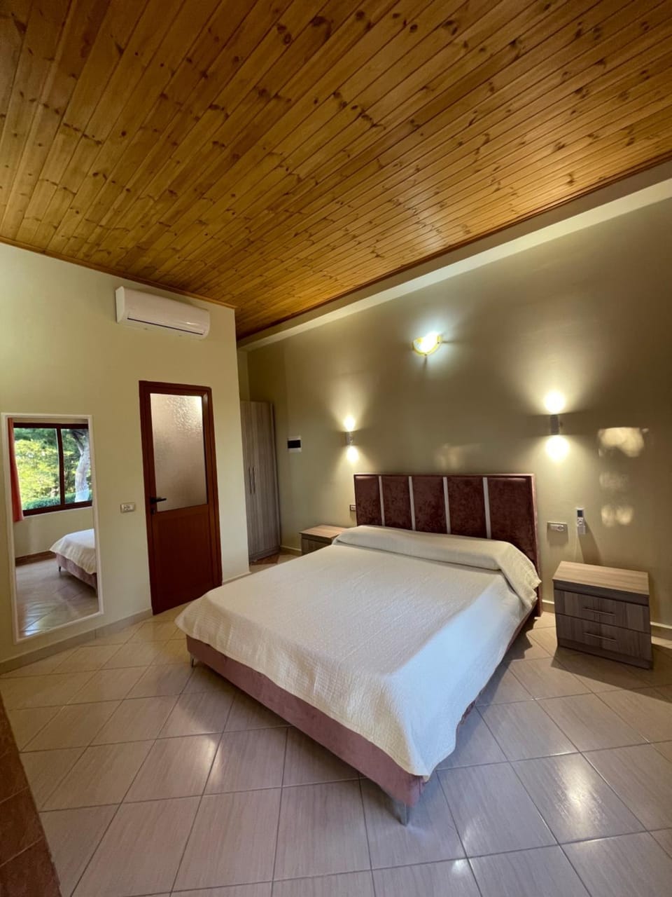 Harmonia Guest House Bed and Breakfast in Vlorë