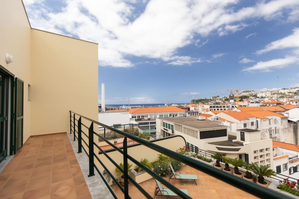 Anadia Penthouse Duplex by Rent-a-key Apartment in Funchal