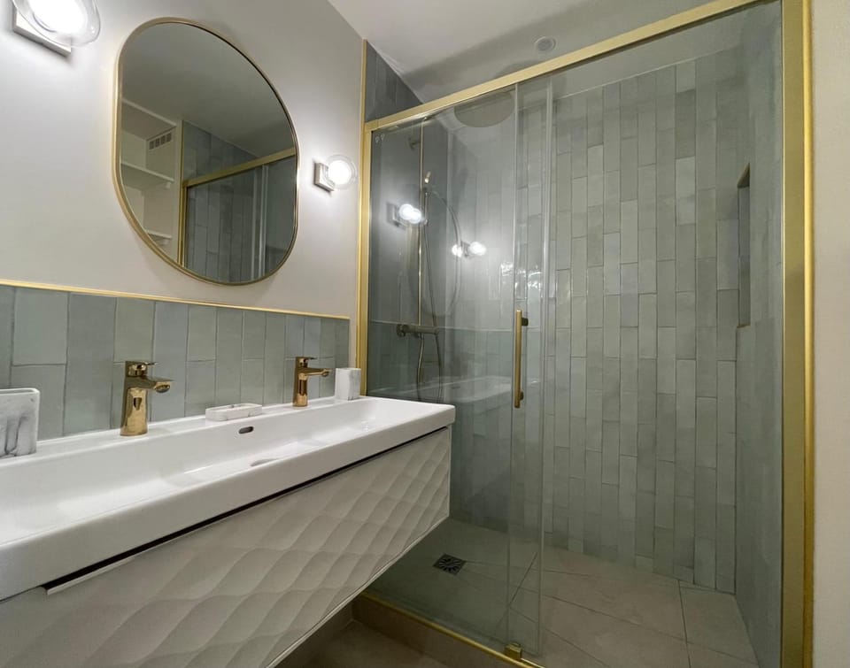 Shower, Bathroom