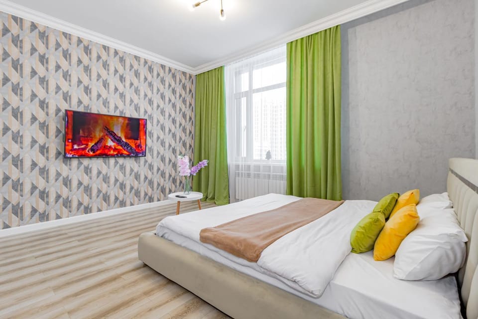 Bed, TV and multimedia, Photo of the whole room, Bedroom