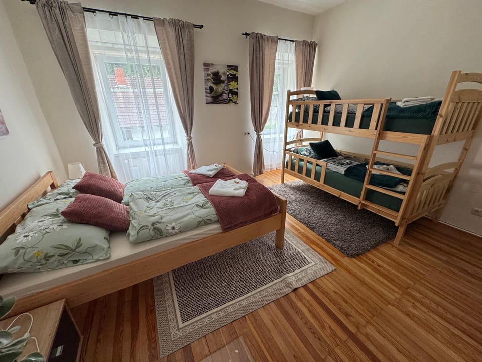 Park apartman Kertes ház a park mellett gyönyörű kilátással Dog friendly garden house with a wonderful view next to the park Apartment in Carinthia, Austria