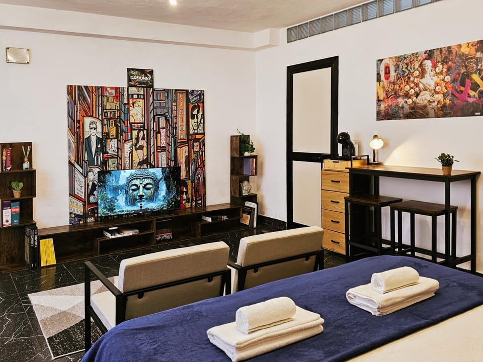 TV and multimedia, Photo of the whole room, Seating area, Evening entertainment
