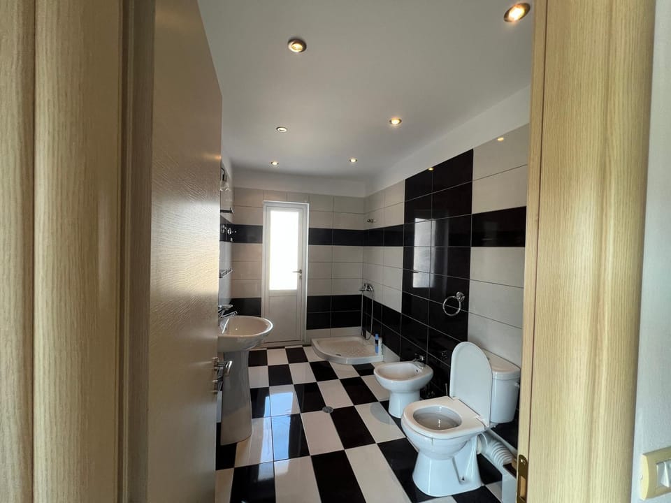 Toilet, Bathroom