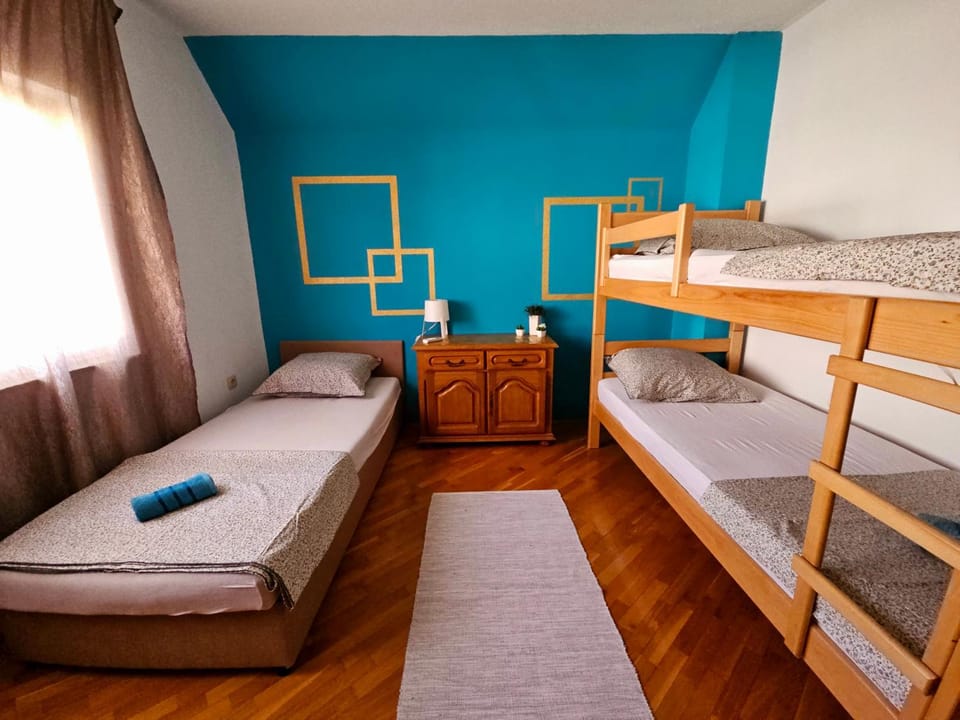 Bed, Photo of the whole room, Bedroom, bunk bed