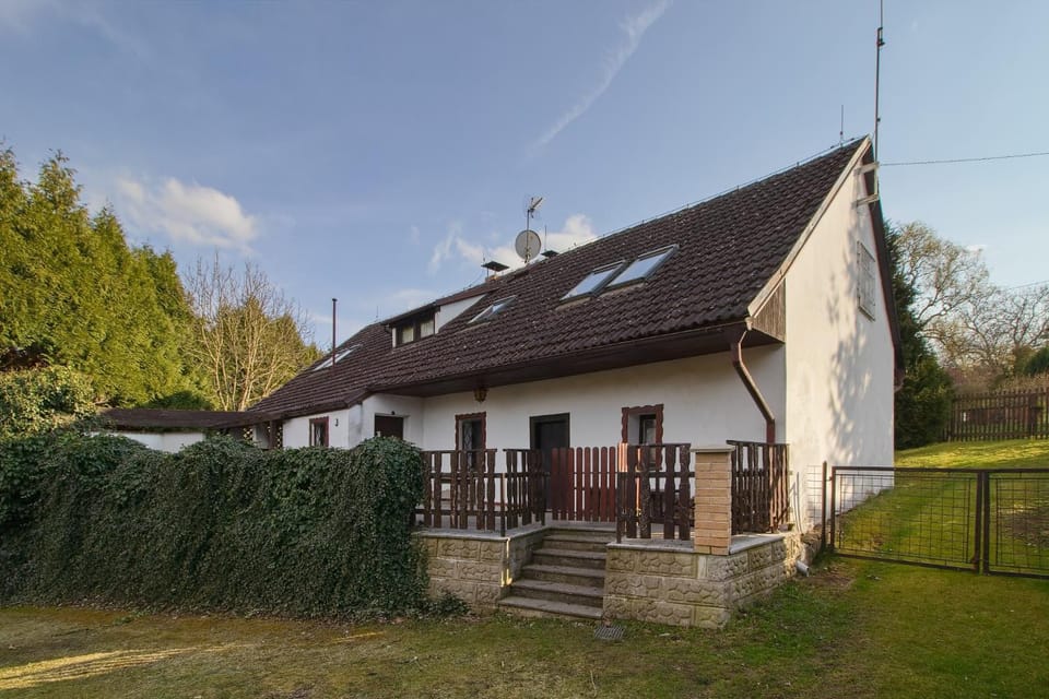 Property building, Spring, Day, Garden