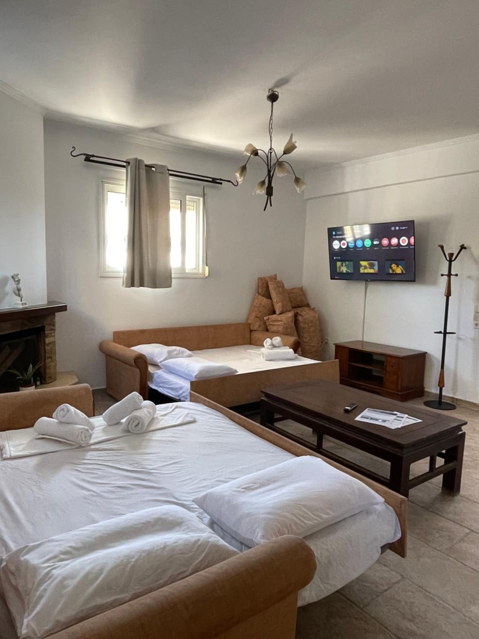 Bed, TV and multimedia