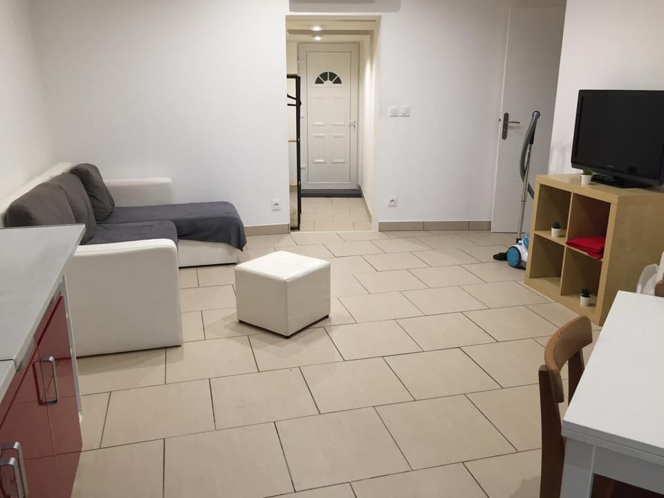 TV and multimedia, Seating area