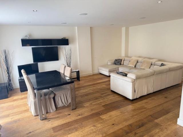 Two Bedroom penthouse apartment in Colindale Apartment in Edgware