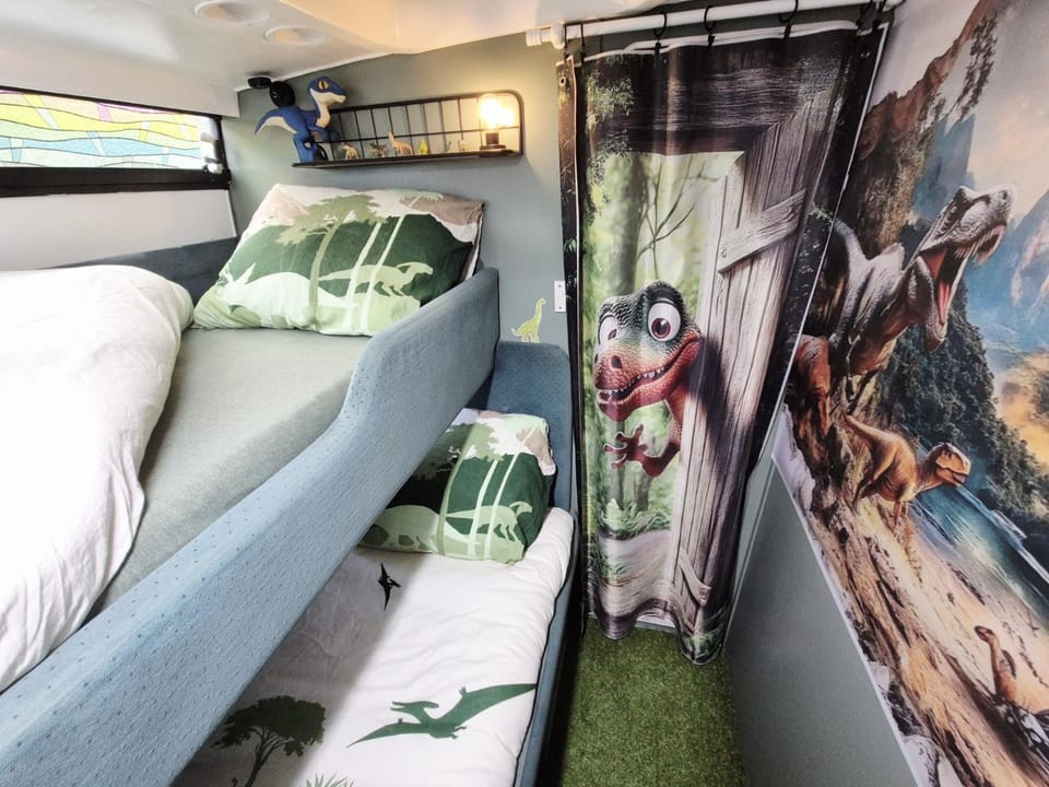 Photo of the whole room, Bedroom, bunk bed