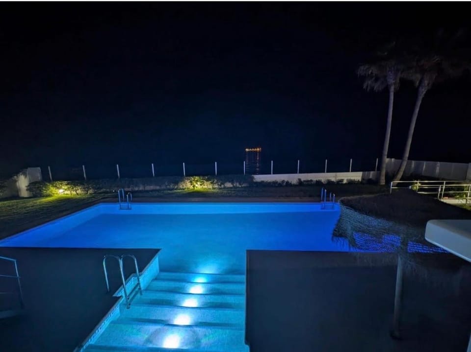 Night, Pool view