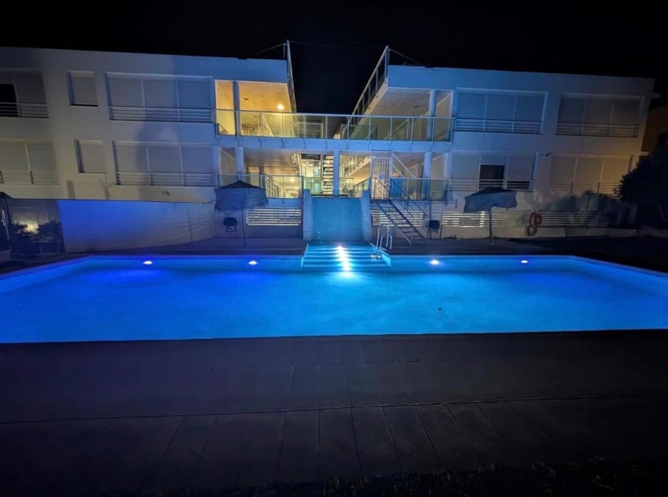 Night, Pool view