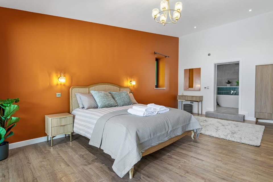 Bed, Bedroom, heating, towels, wardrobe