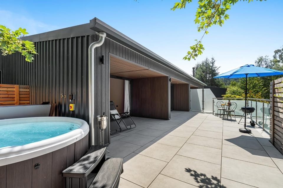 Patio, Hot Tub