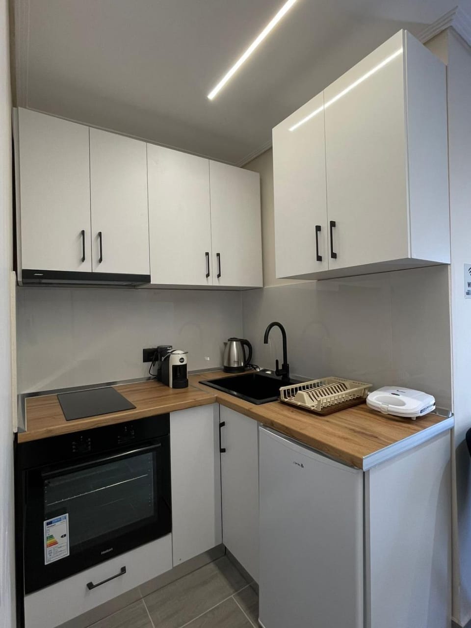 Coffee/tea facilities, Kitchen or kitchenette, minibar, stove, toaster