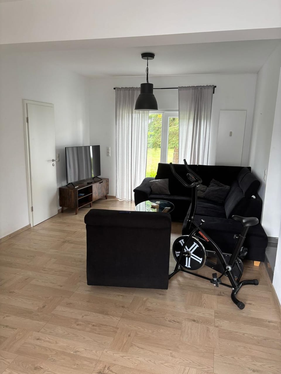 TV and multimedia, Seating area