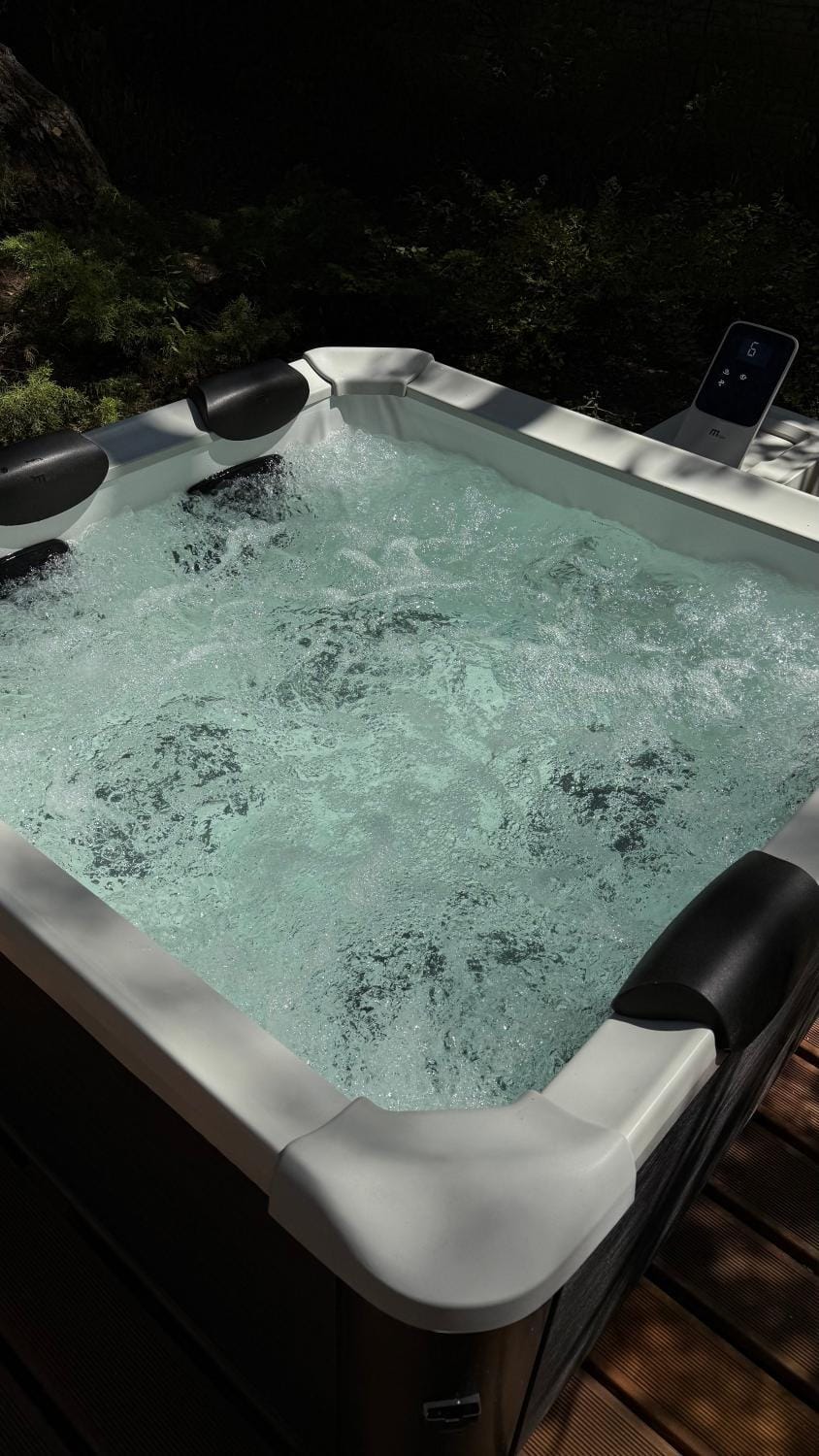 Night, Natural landscape, Hot Tub, Pool view, Swimming pool