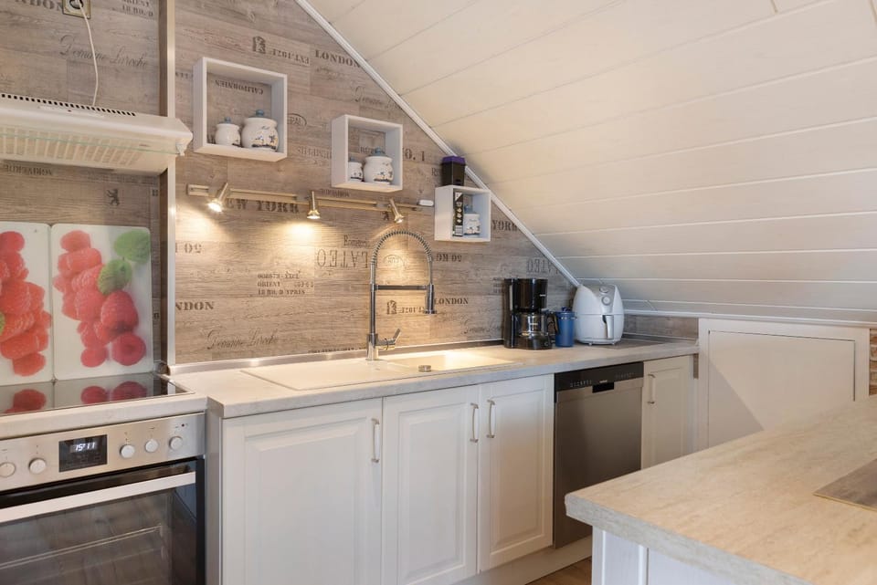 Property building, Kitchen or kitchenette, Living room