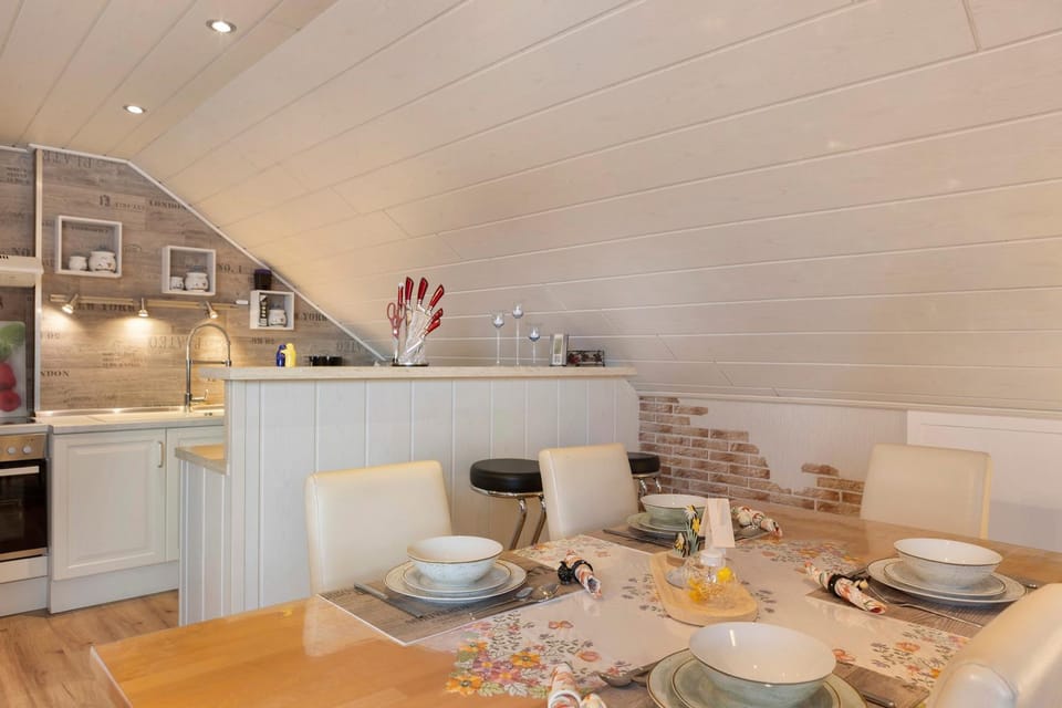 Property building, Kitchen or kitchenette, Living room