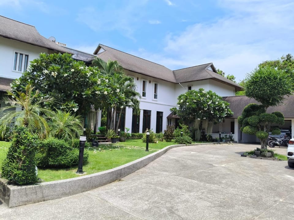 Phu-Pha Thara Villa Phuket Villa in Rawai