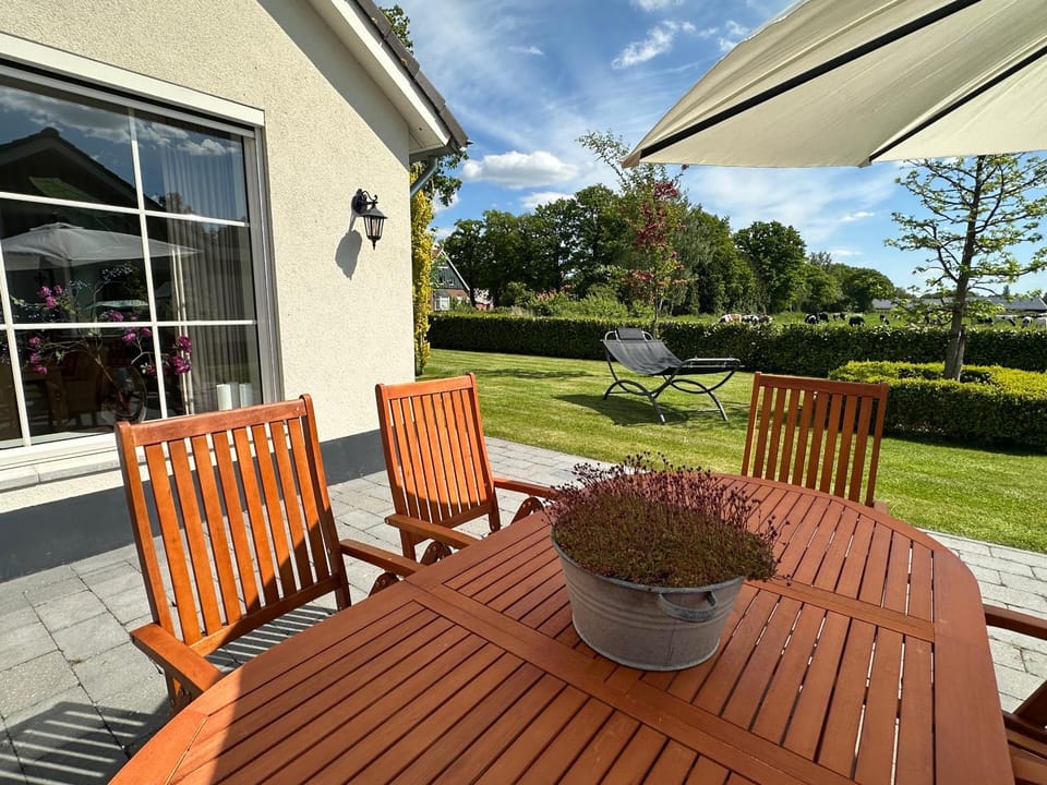 Balcony/Terrace, Seating area, Garden view