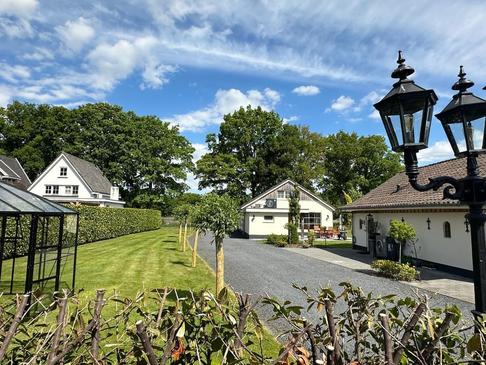 Property building, Neighbourhood, Garden