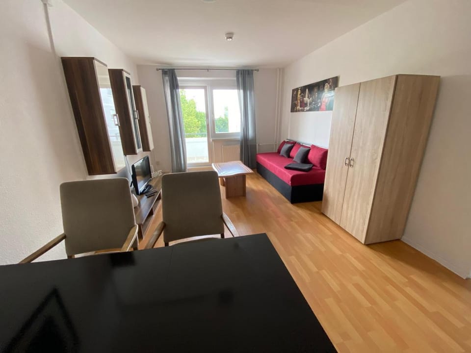 Monteur und Handwerkerwohnung 170 Apartment in Magdeburg