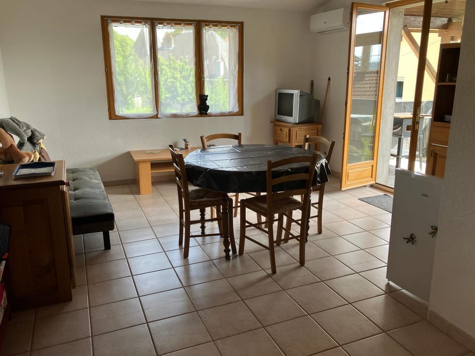 Appartement avec terrasse Apartment in Bourgogne-Franche-Comté