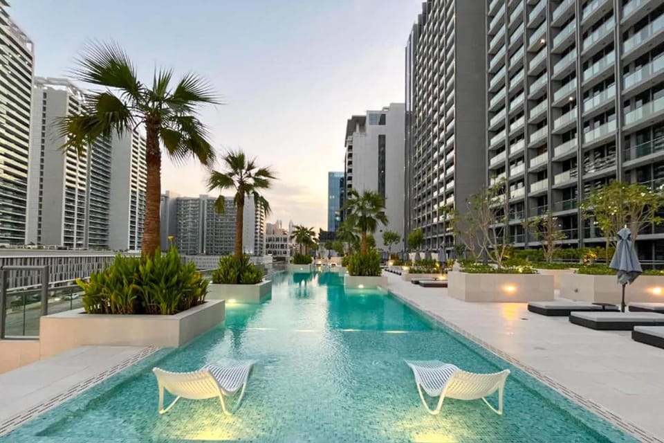 Day, Swimming pool, sunbed