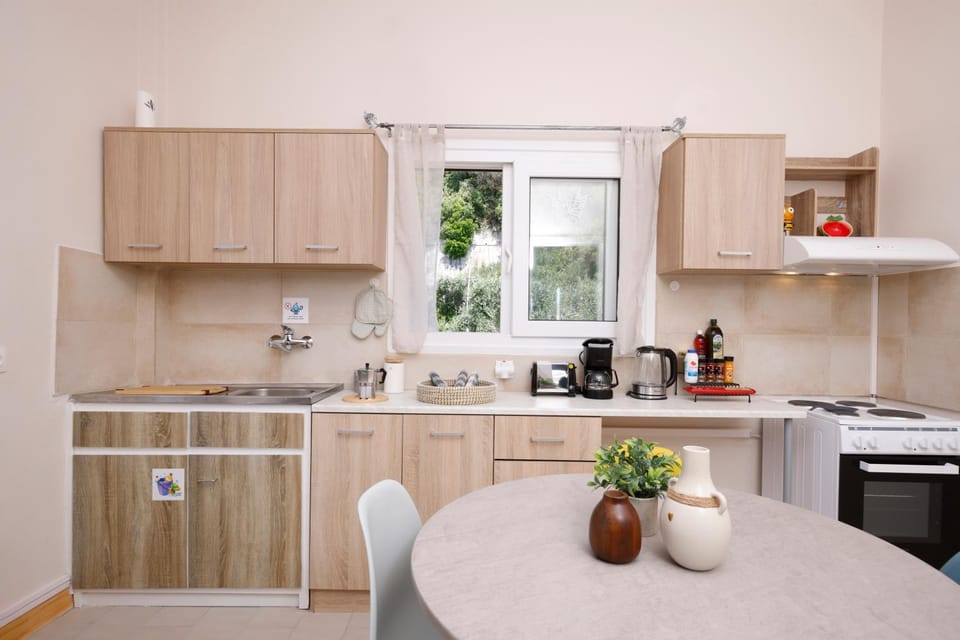 Coffee/tea facilities, Kitchen or kitchenette