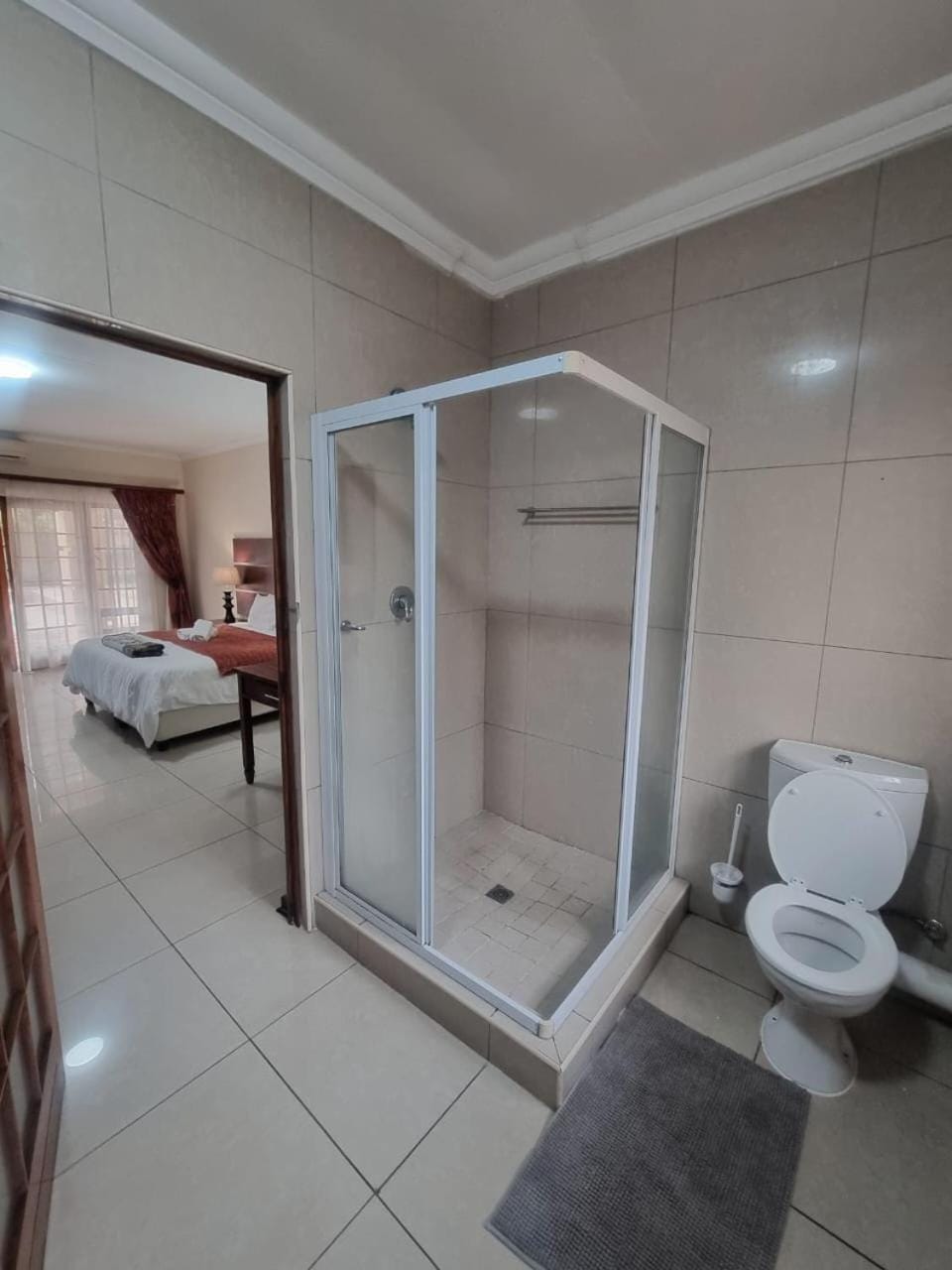African Crest Guest House Bed and Breakfast in Gauteng